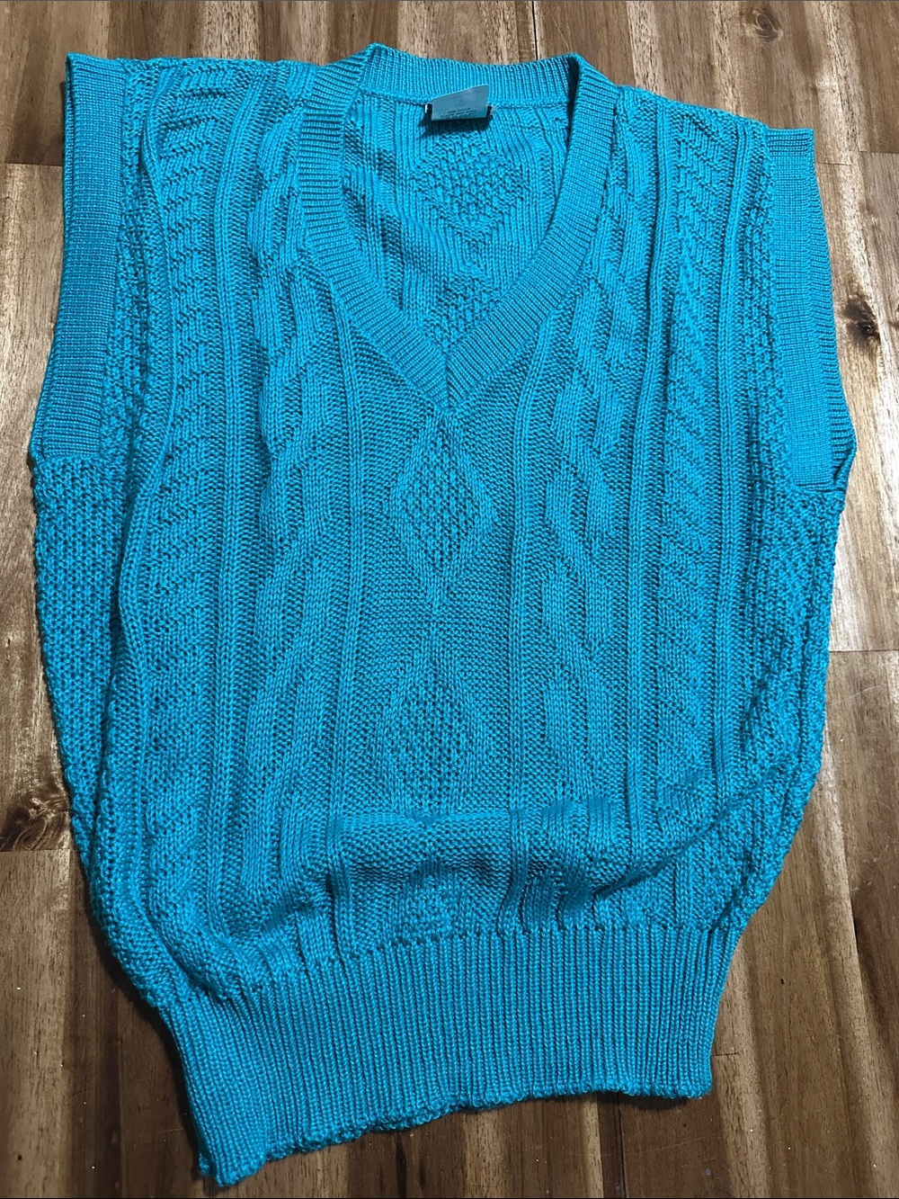 Vintage 1970’s KokoKnitsWomen's Cable Knit V-Neck Sleeveless Sweater - Turquoise